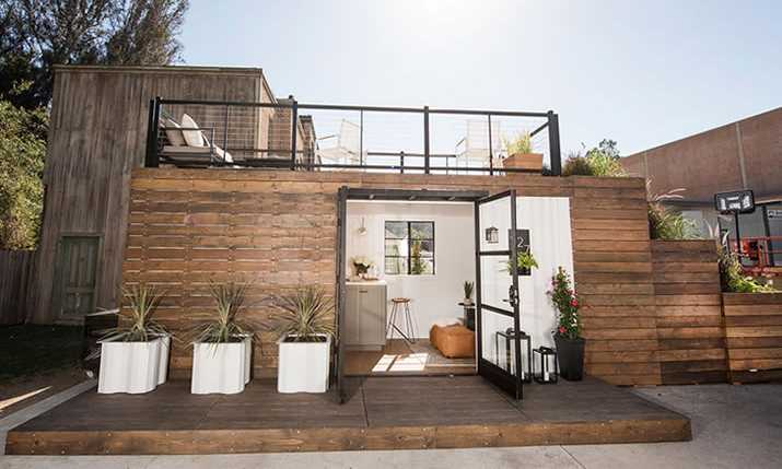 Kelly Edwards’ Tiny Home: Shipping container turned elegant living space with rooftop deck